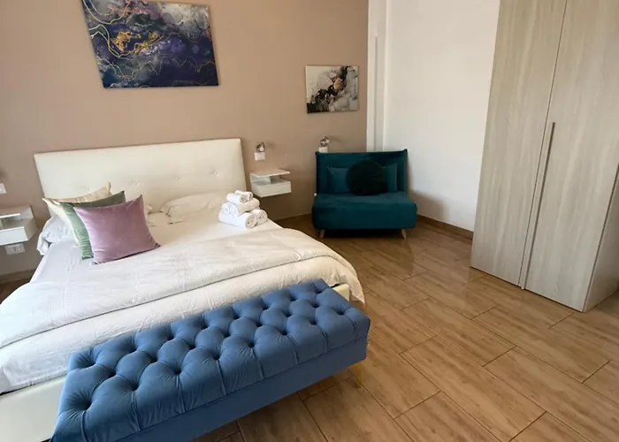Juna\'S Guest House