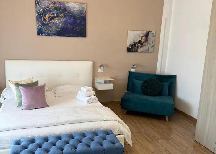 Juna\'S Guest House